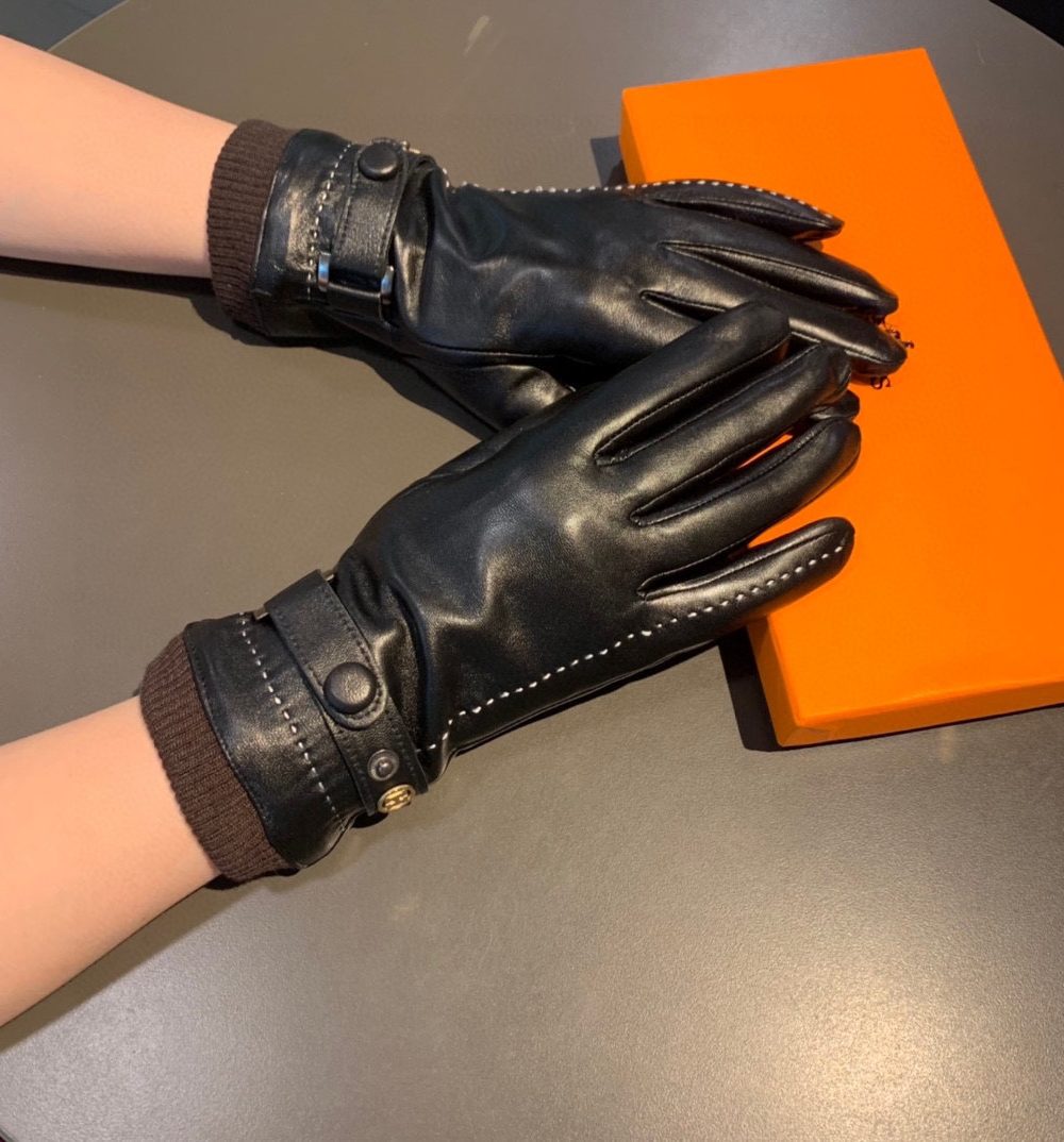 Hermes Soya Gloves In Black