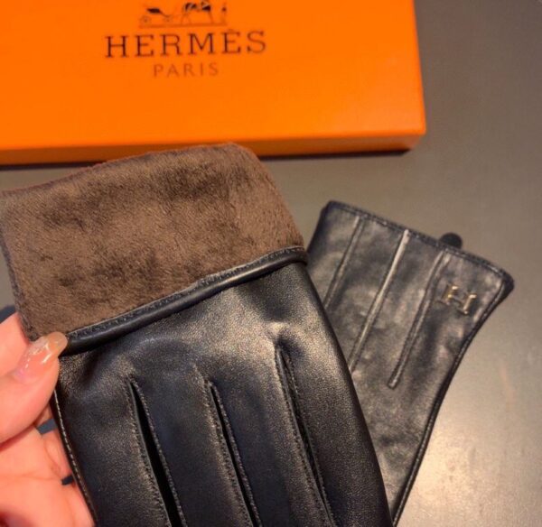 Hermes Soya Gloves In Black