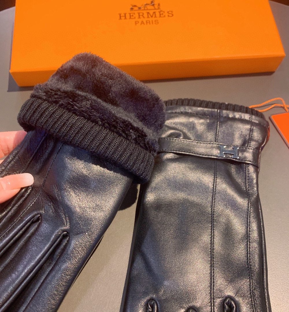 Hermes Soya Gloves In Black