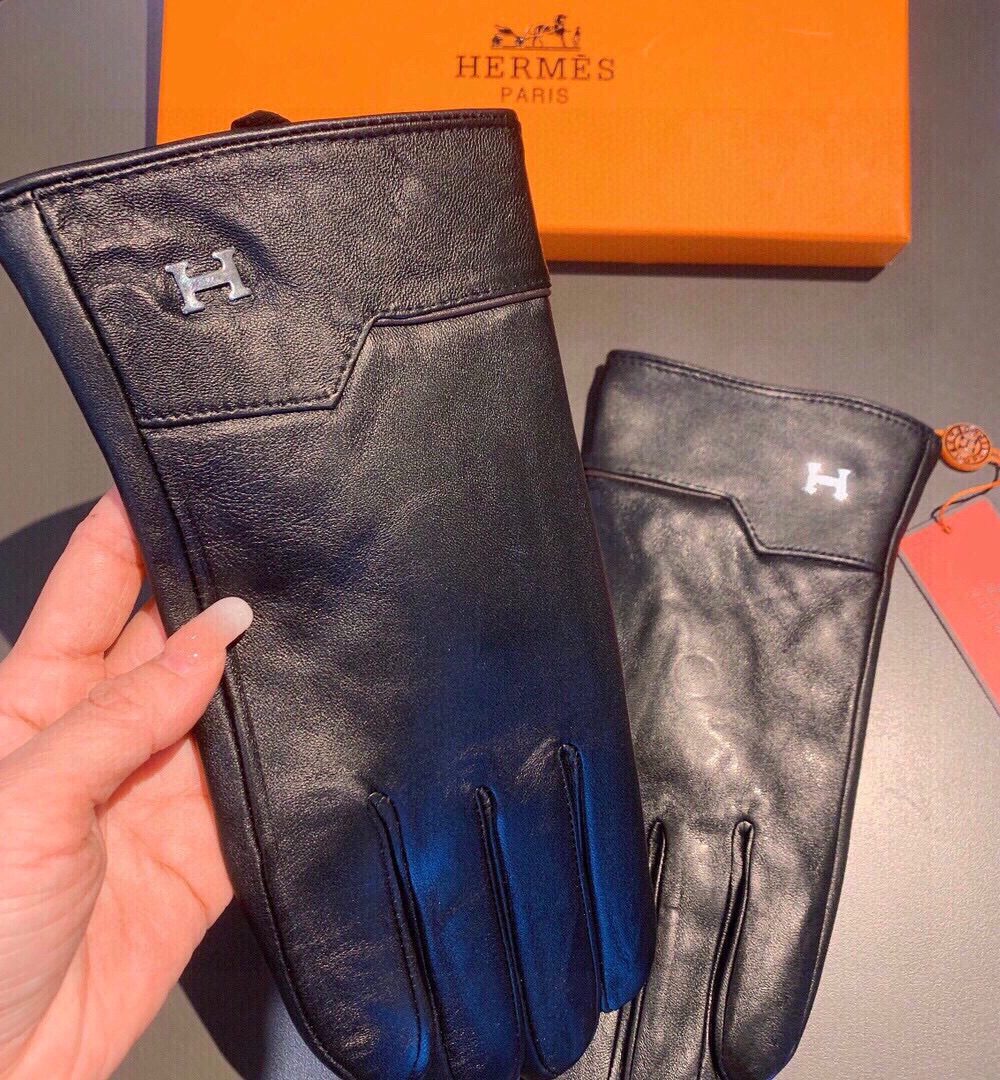 Hermes Soya Gloves In Black