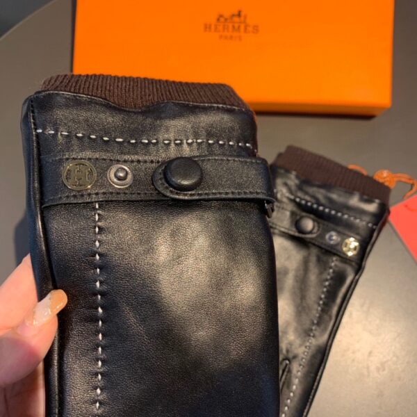 Hermes Soya Gloves In Black