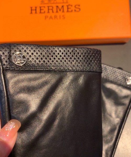 Hermes Soya Gloves In Black
