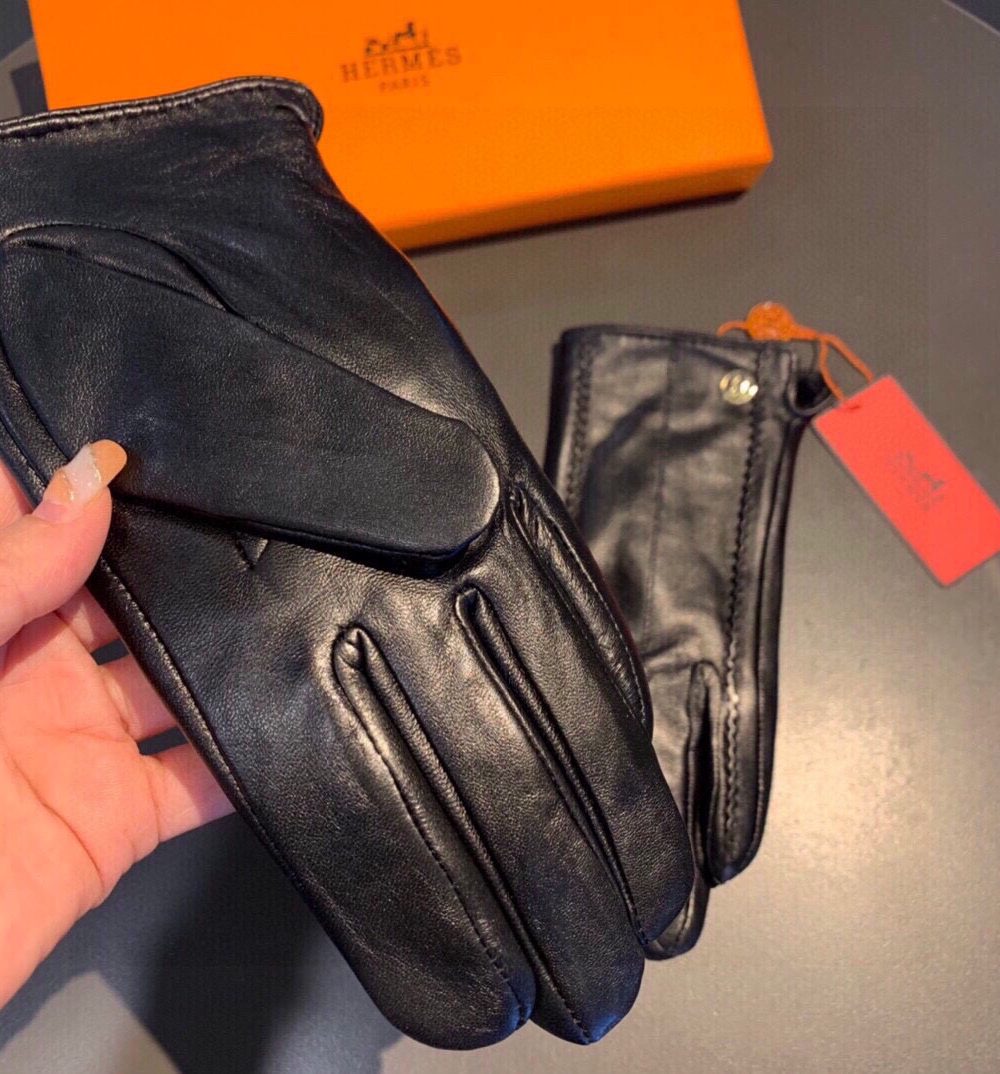 Hermes Soya Gloves In Black