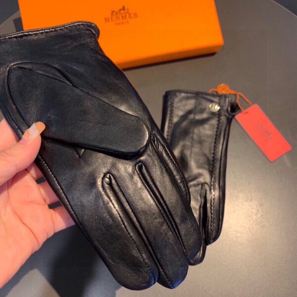 Hermes Soya Gloves In Black