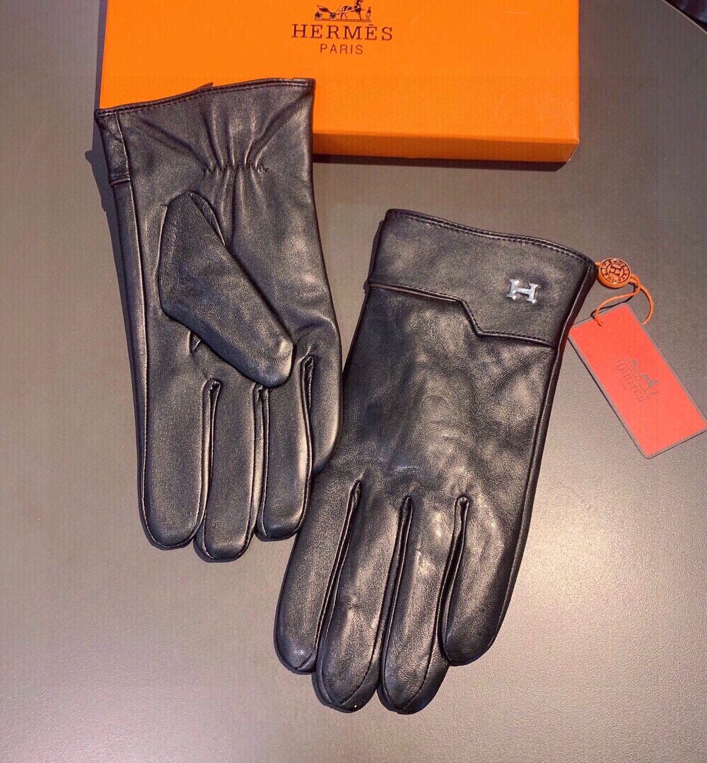 Hermes Soya Gloves In Black