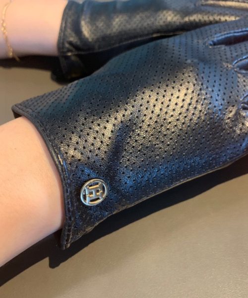 Hermes Soya Gloves In Black