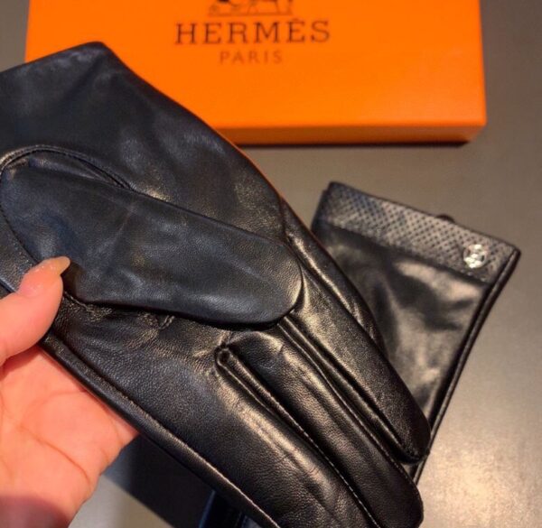 Hermes Soya Gloves In Black