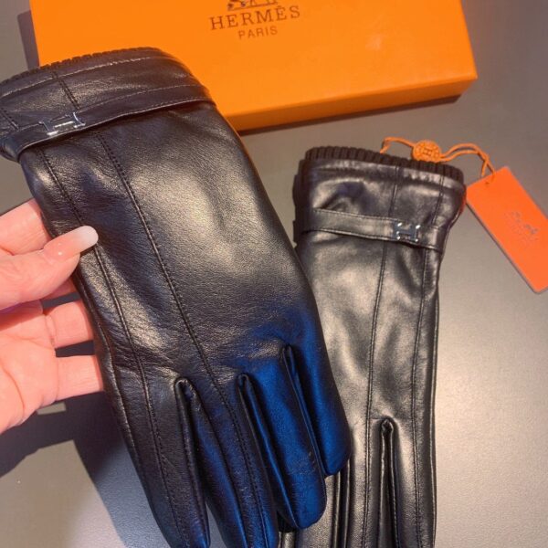 Hermes Soya Gloves In Black
