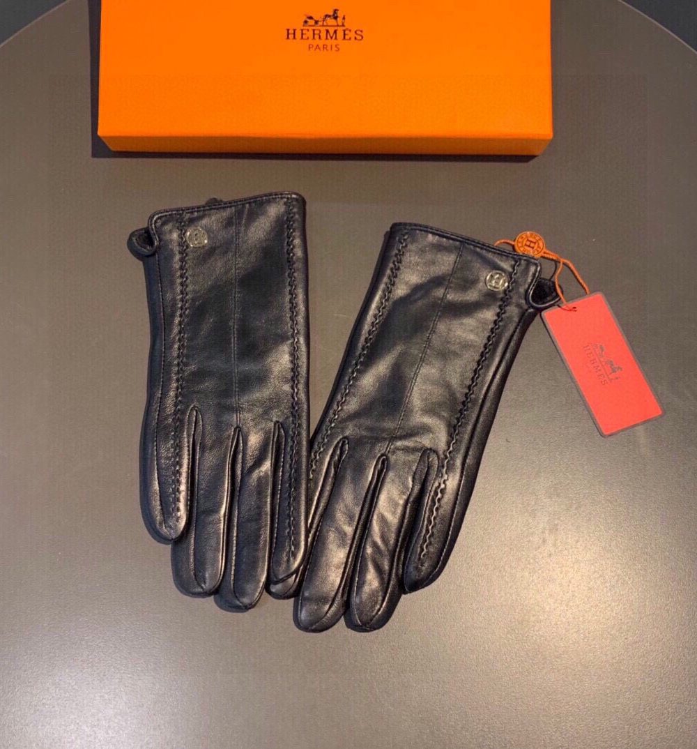 Hermes Soya Gloves In Black