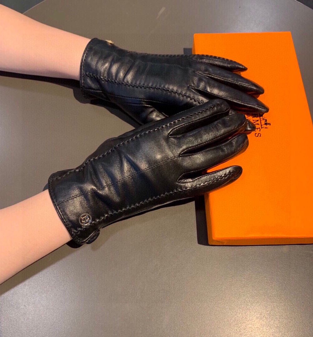 Hermes Soya Gloves In Black