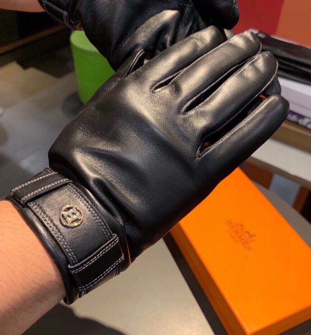 Hermes Soya Gloves In Black