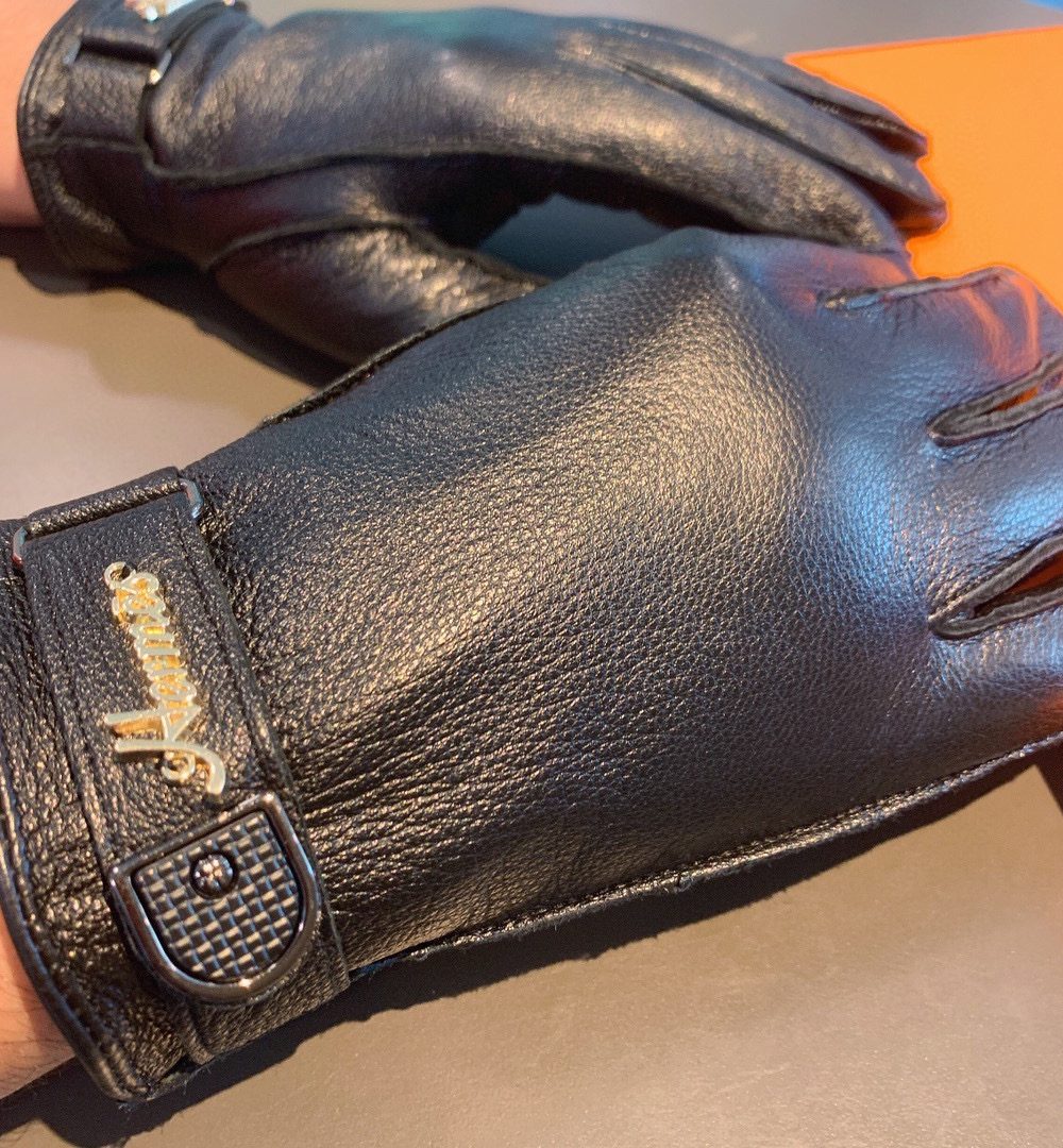 Hermes Soya Gloves In Black