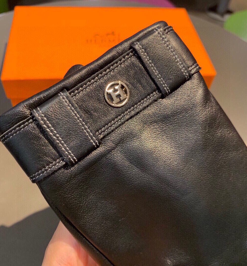 Hermes Soya Gloves In Black