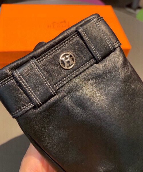 Hermes Soya Gloves In Black