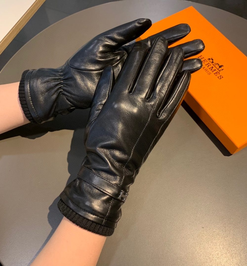 Hermes Soya Gloves In Black