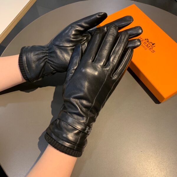 Hermes Soya Gloves In Black