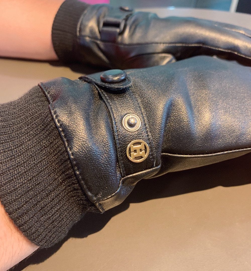 Hermes Soya Gloves In Black