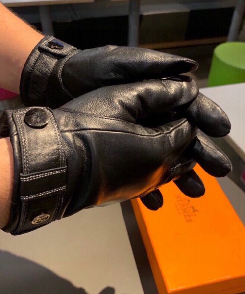 Hermes Soya Gloves In Black