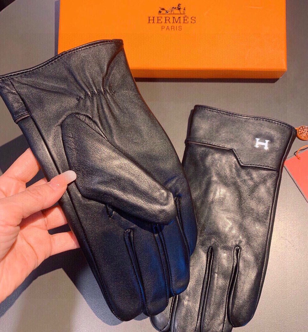 Hermes Soya Gloves In Black