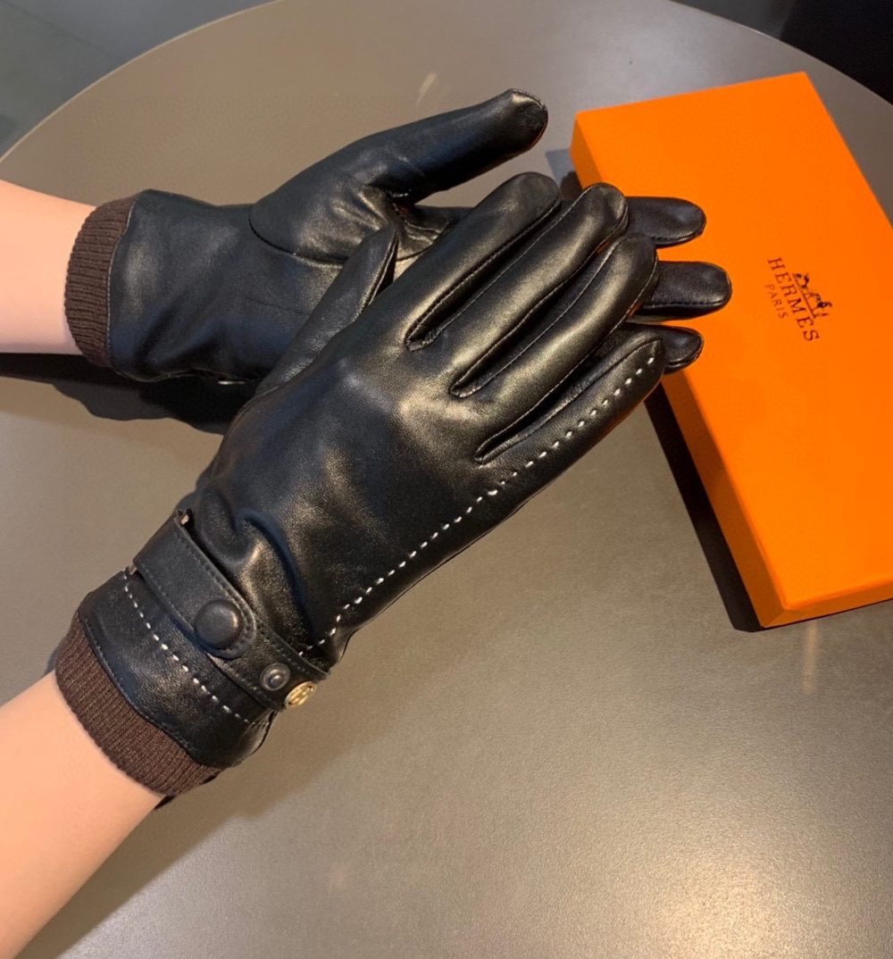 Hermes Soya Gloves In Black