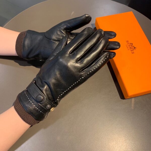 Hermes Soya Gloves In Black