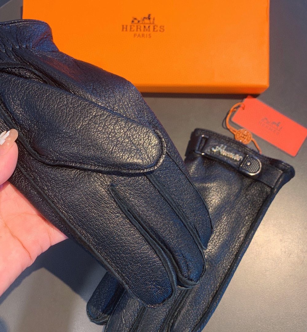 Hermes Soya Gloves In Black
