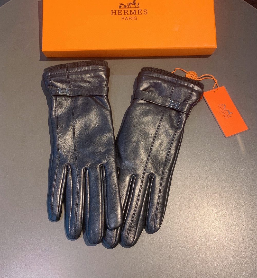 Hermes Soya Gloves In Black
