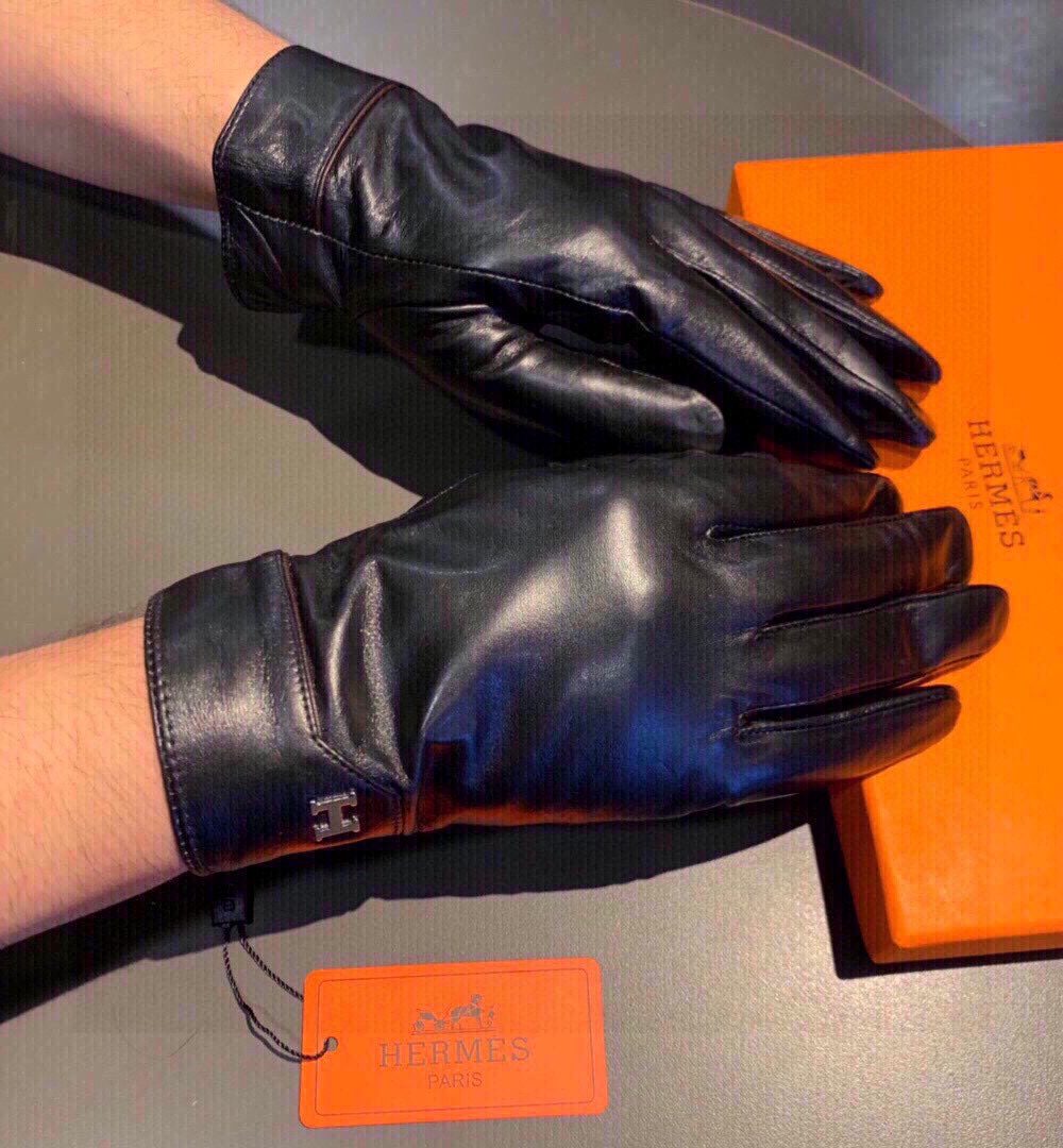 Hermes Soya Gloves In Black