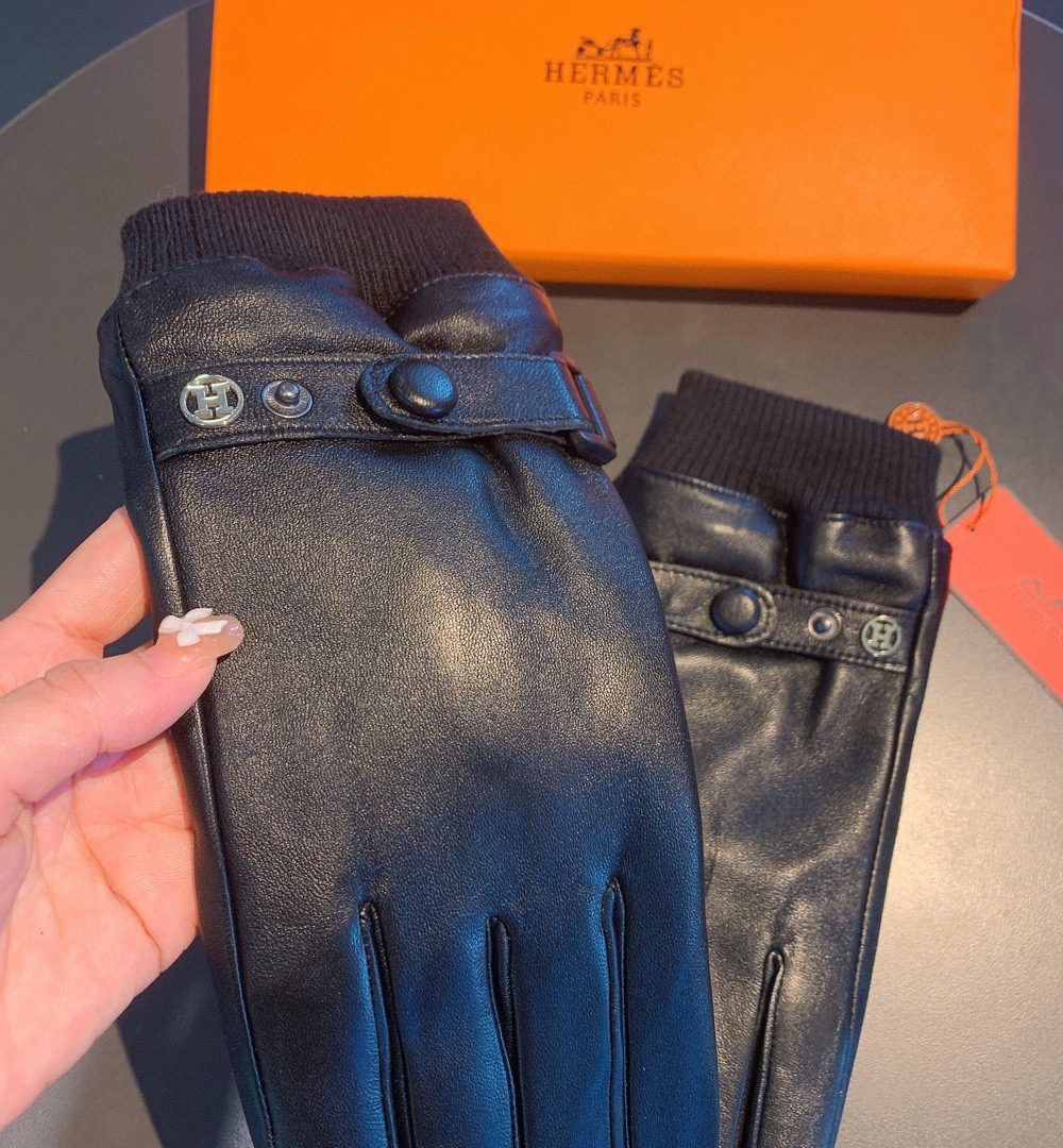 Hermes Soya Gloves In Black