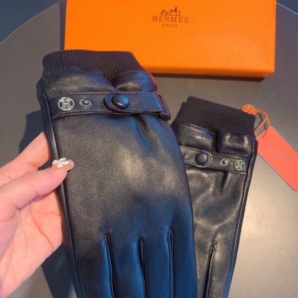 Hermes Soya Gloves In Black