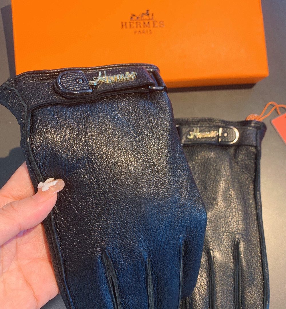Hermes Soya Gloves In Black