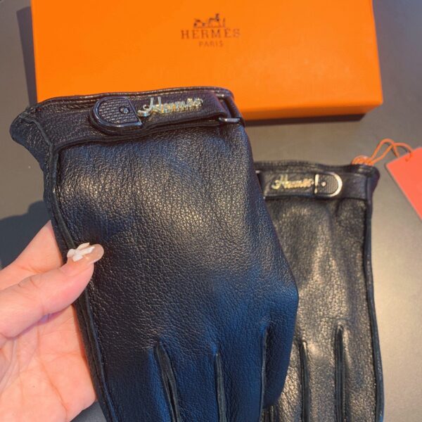 Hermes Soya Gloves In Black