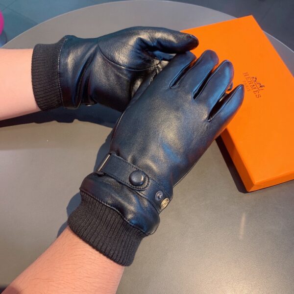 Hermes Soya Gloves In Black