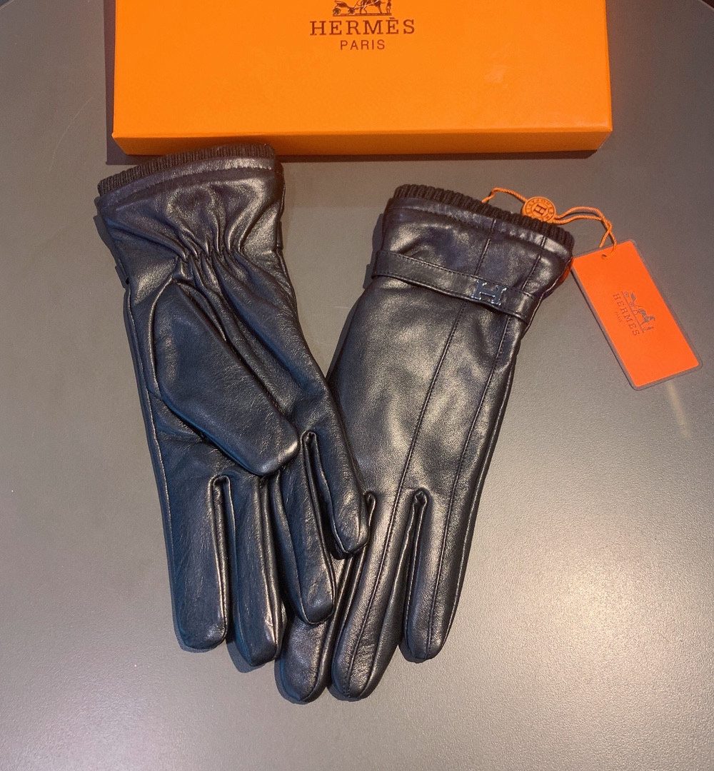 Hermes Soya Gloves In Black