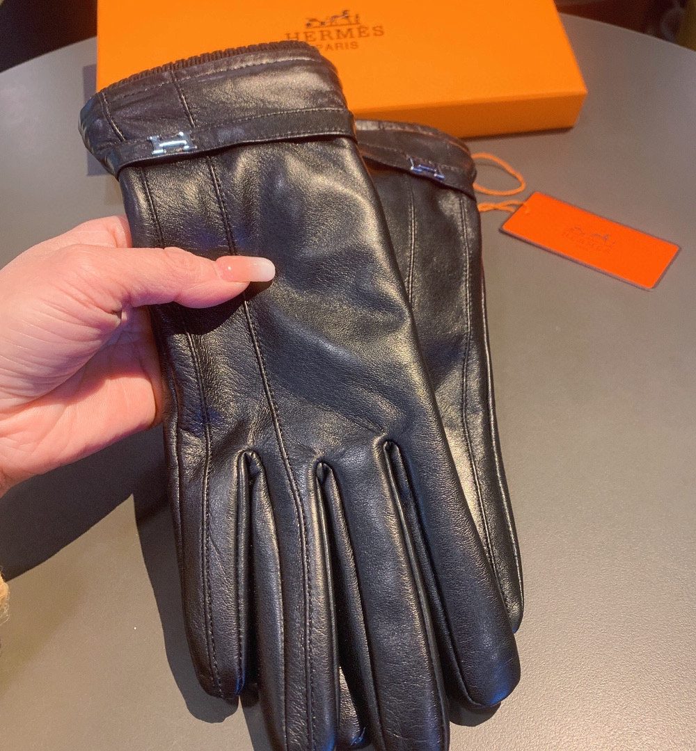Hermes Soya Gloves In Black