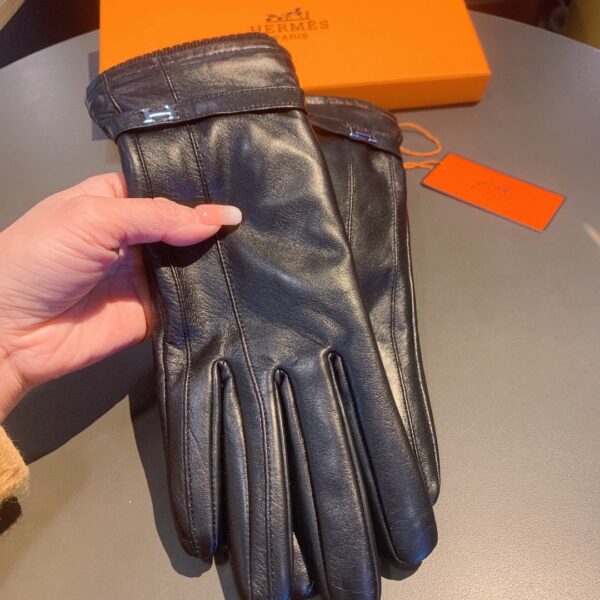 Hermes Soya Gloves In Black