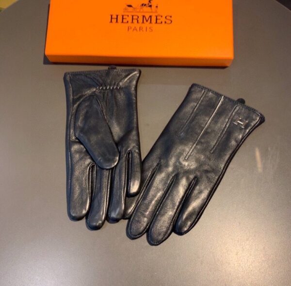 Hermes Soya Gloves In Black