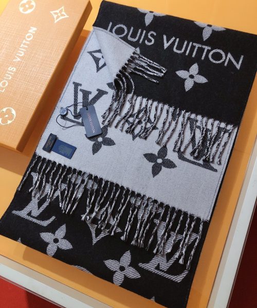 LV Essential Monogram Black/White Scarf