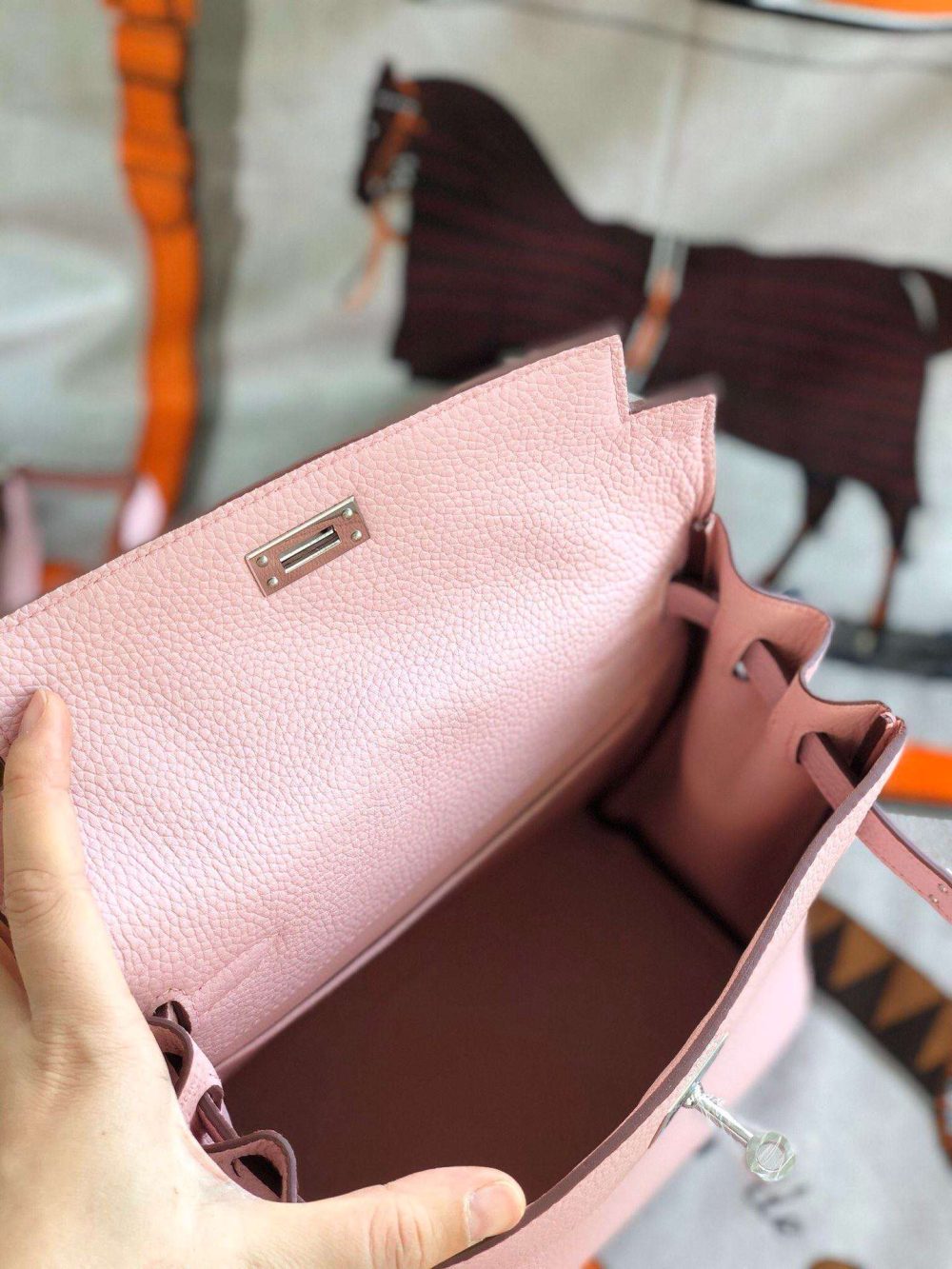 1:1 Replica Kelly Danse II Bag Swift Yellow/Black/Brown/Pink/Red For Women 22cm / 8.7in - Image 27
