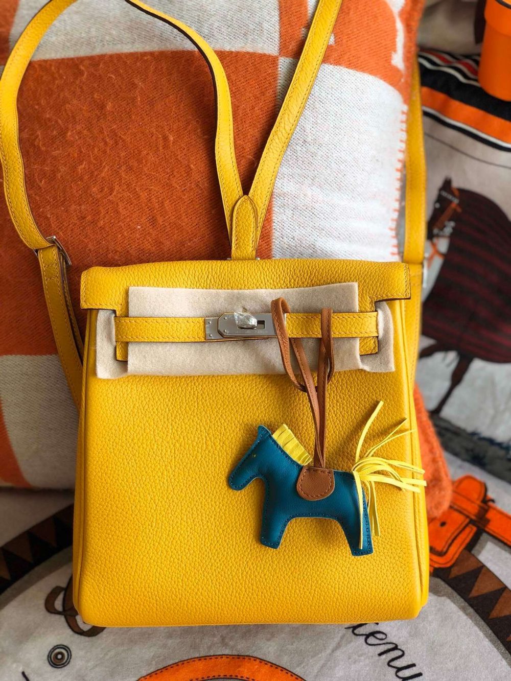 1:1 Replica Kelly Danse II Bag Swift Yellow/Black/Brown/Pink/Red For Women 22cm / 8.7in - Image 5