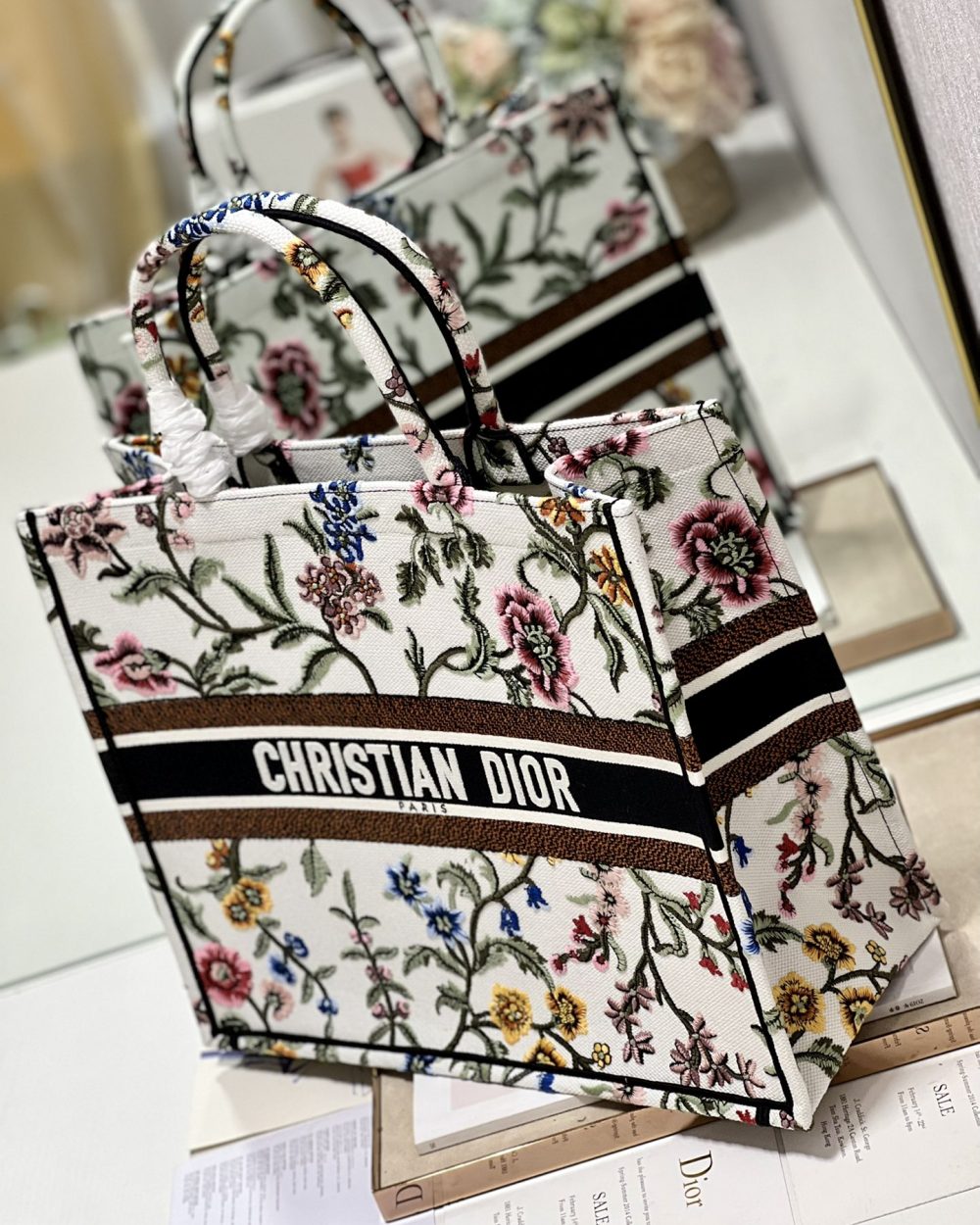 1:1 Replica Large Dior Tote Bag Black/White For Women 16.5 in/ 42cm M1286ZEAU_M911