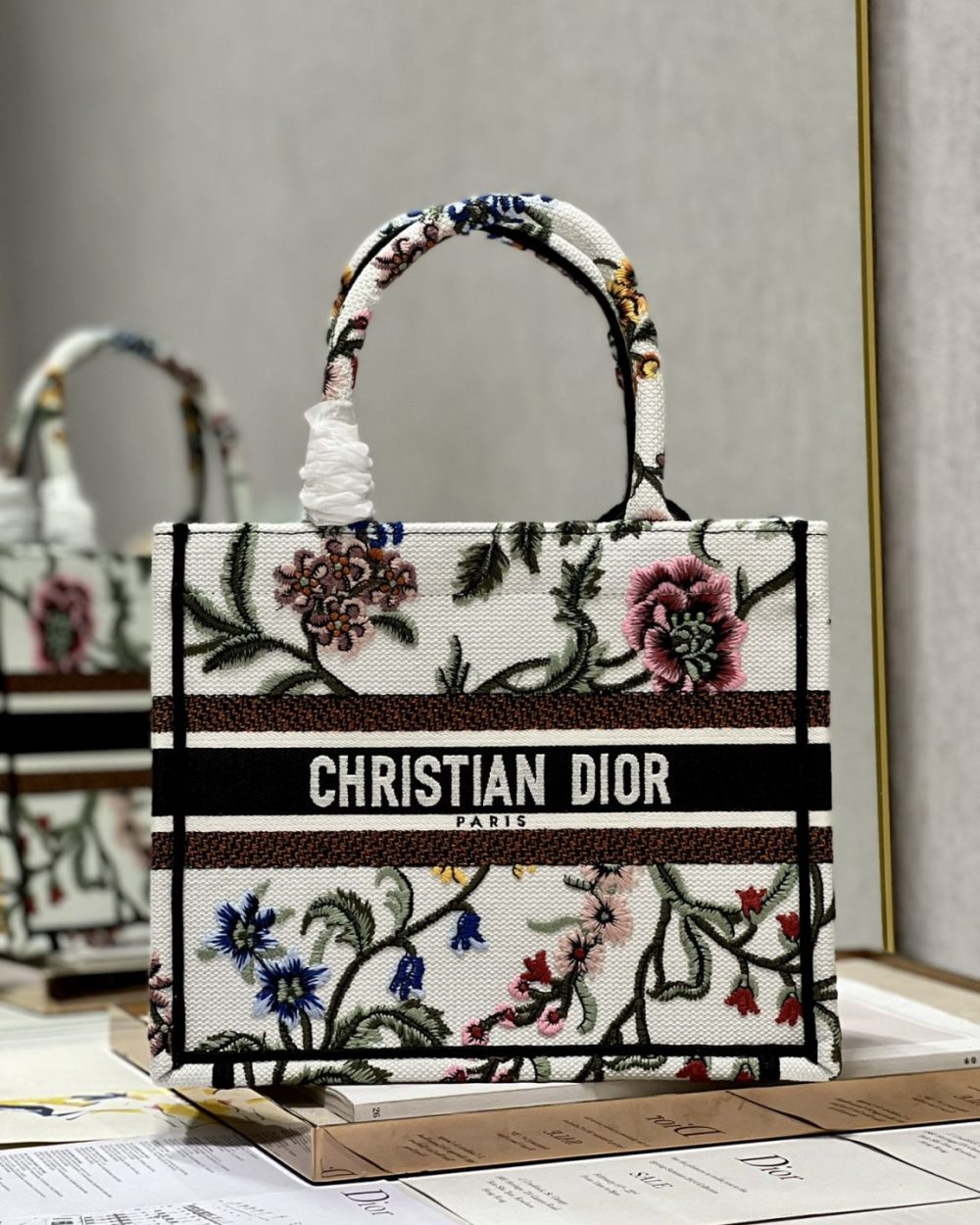 1:1 Replica Large Dior Tote Bag Black/White For Women 16.5 in/ 42cm M1286ZEAU_M911