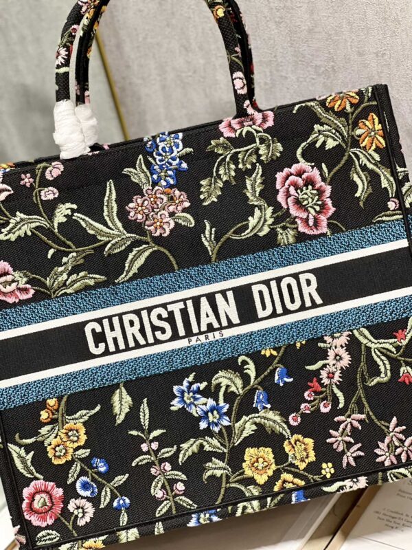 1:1 Replica Large Dior Tote Bag Black/White For Women 16.5 in/ 42cm M1286ZEAU_M911