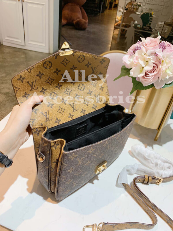 LC02 - Louis Vuitton Women's Fashion Bag