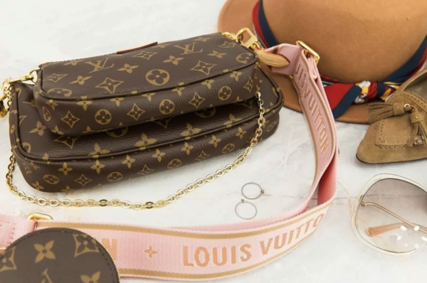LC04 - Louis Vuitton Women's Fashion Bag