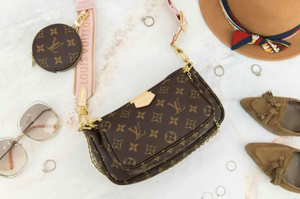 LC04 - Louis Vuitton Women's Fashion Bag