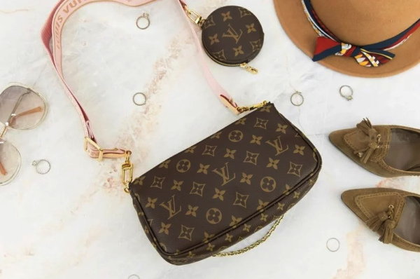 LC04 - Louis Vuitton Women's Fashion Bag