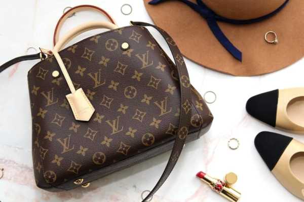 LC07 - Louis Vuitton Women's Fashion Bag