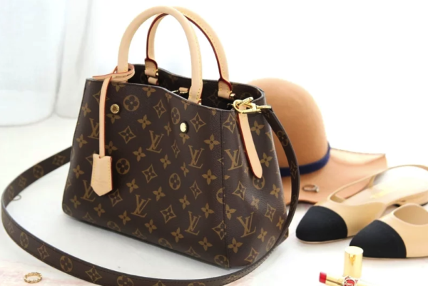 LC07 - Louis Vuitton Women's Fashion Bag