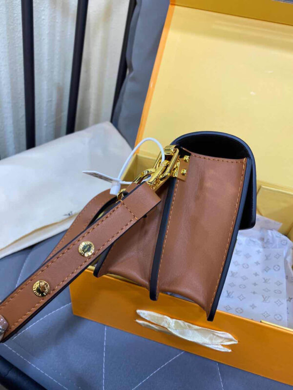 LC09 - Louis Vuitton Women's Fashion Bag